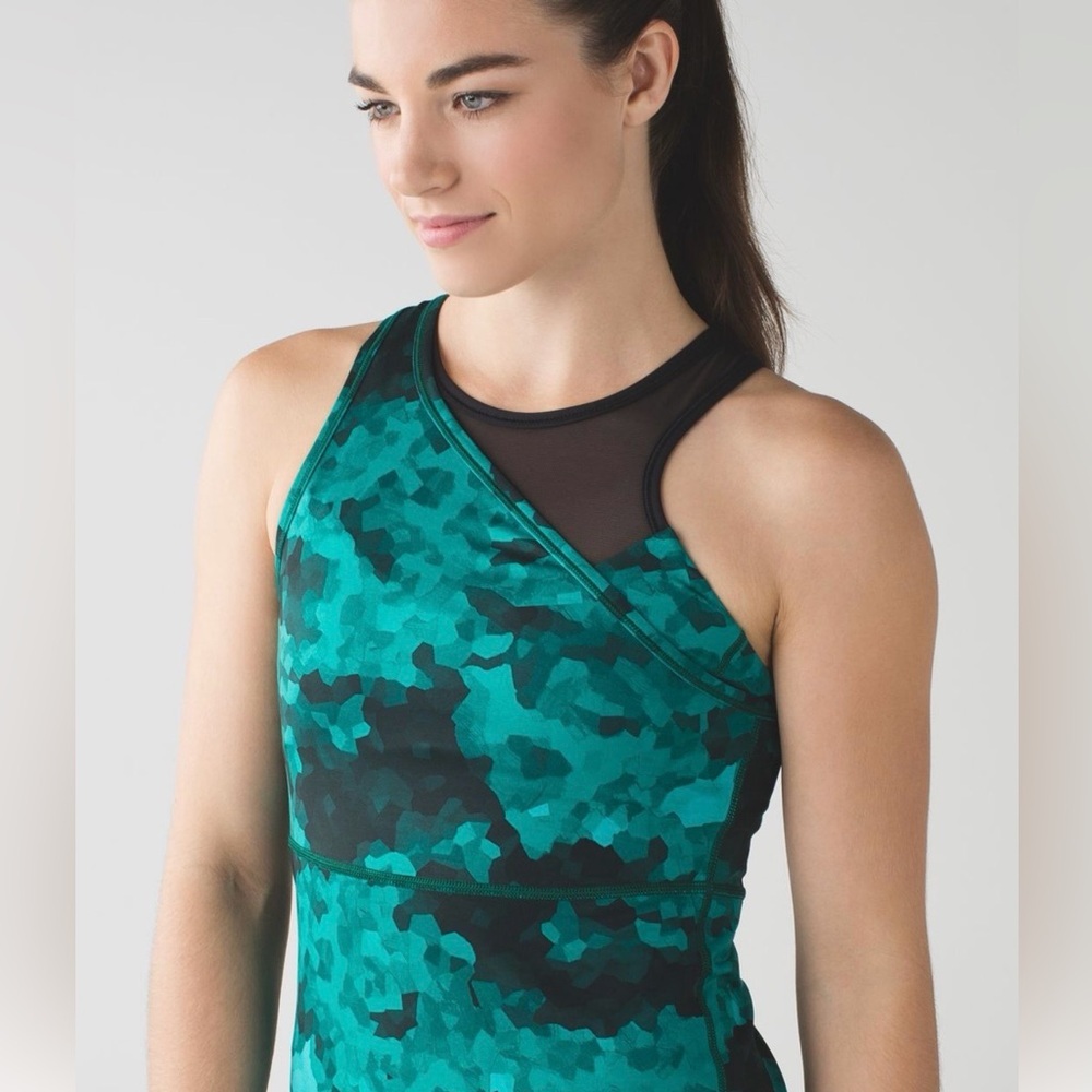 Lululemon Meshed Up Athletic Tank Clouded Dreams Cosmic Teal Bra & Tank Size 6